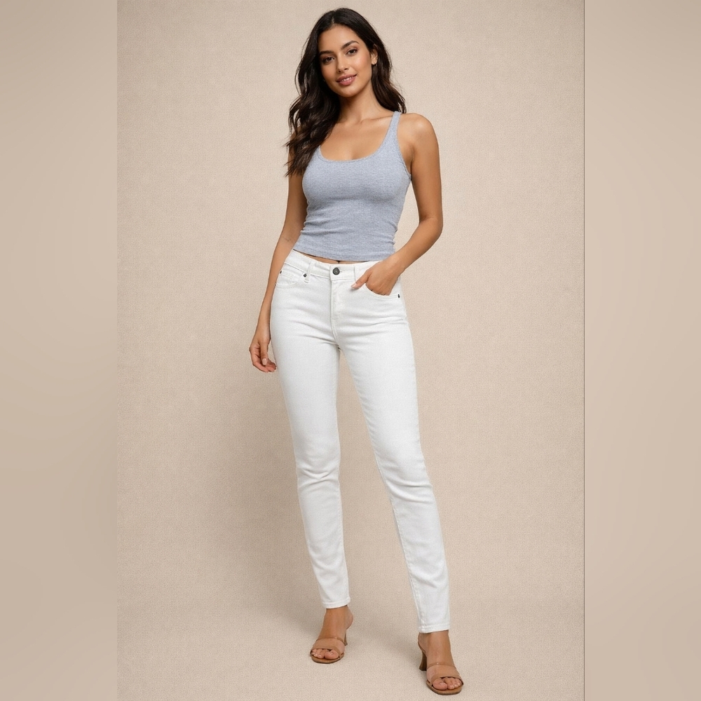 NWT, White Women's Stretchy Jeans Sz SM/L